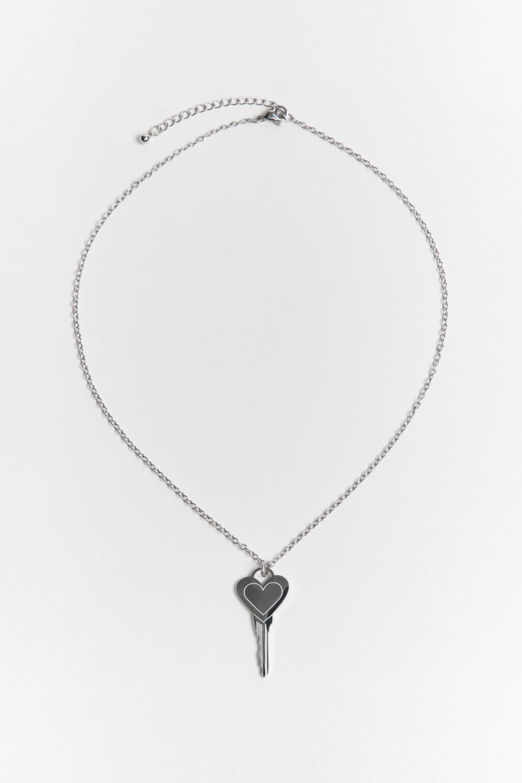 Колье-цепочка с подвеской в виде ключика - цвет серый - 2