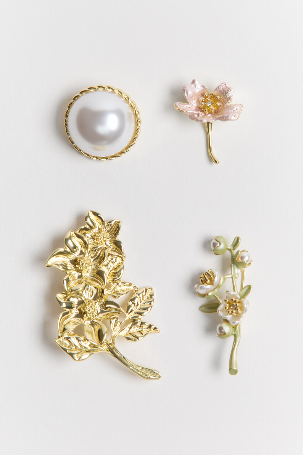 Набор брошей разных форм (4 штуки) - цвет мультиколор - 4