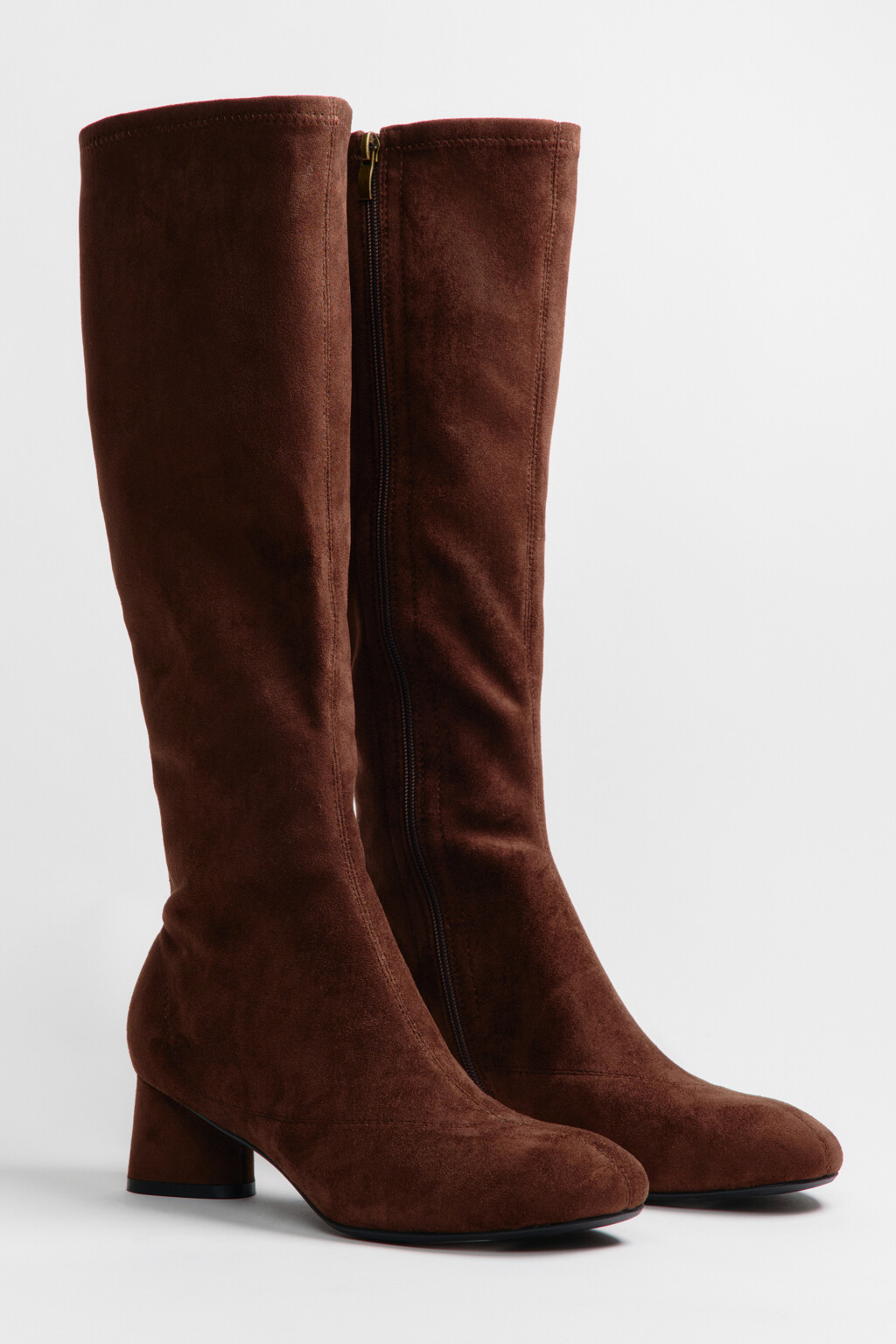 Сапоги до колена с замшевой фактурой - цвет коричневый - 6