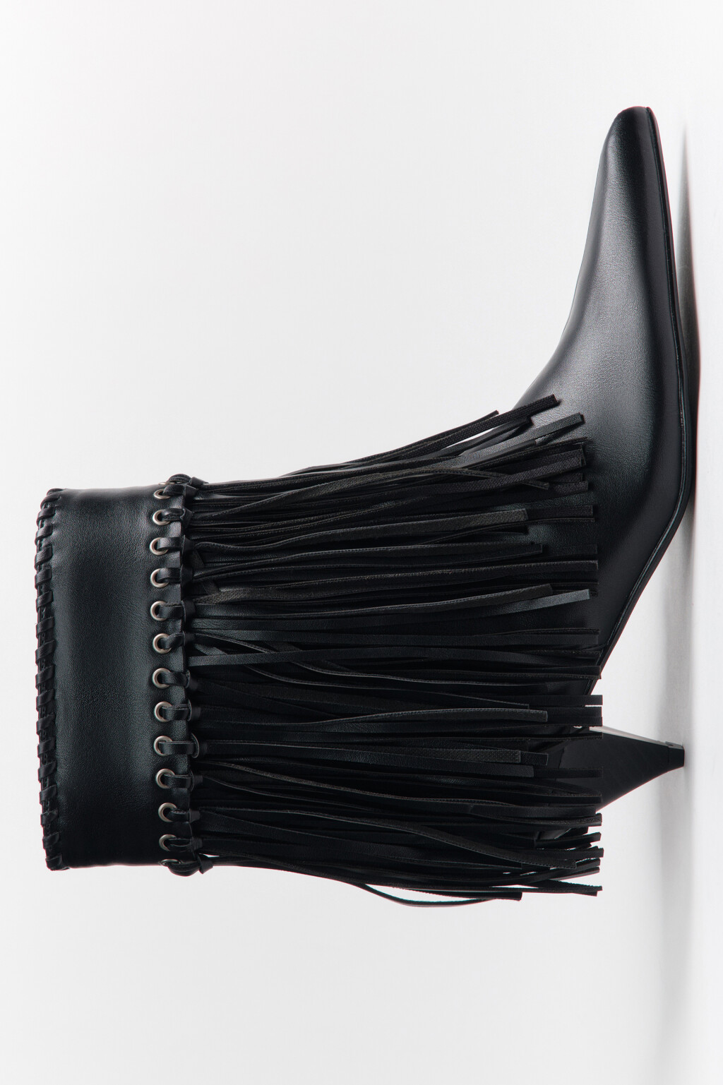 Ботильоны с кожаной фактурой и бахромой - цвет черный - 5