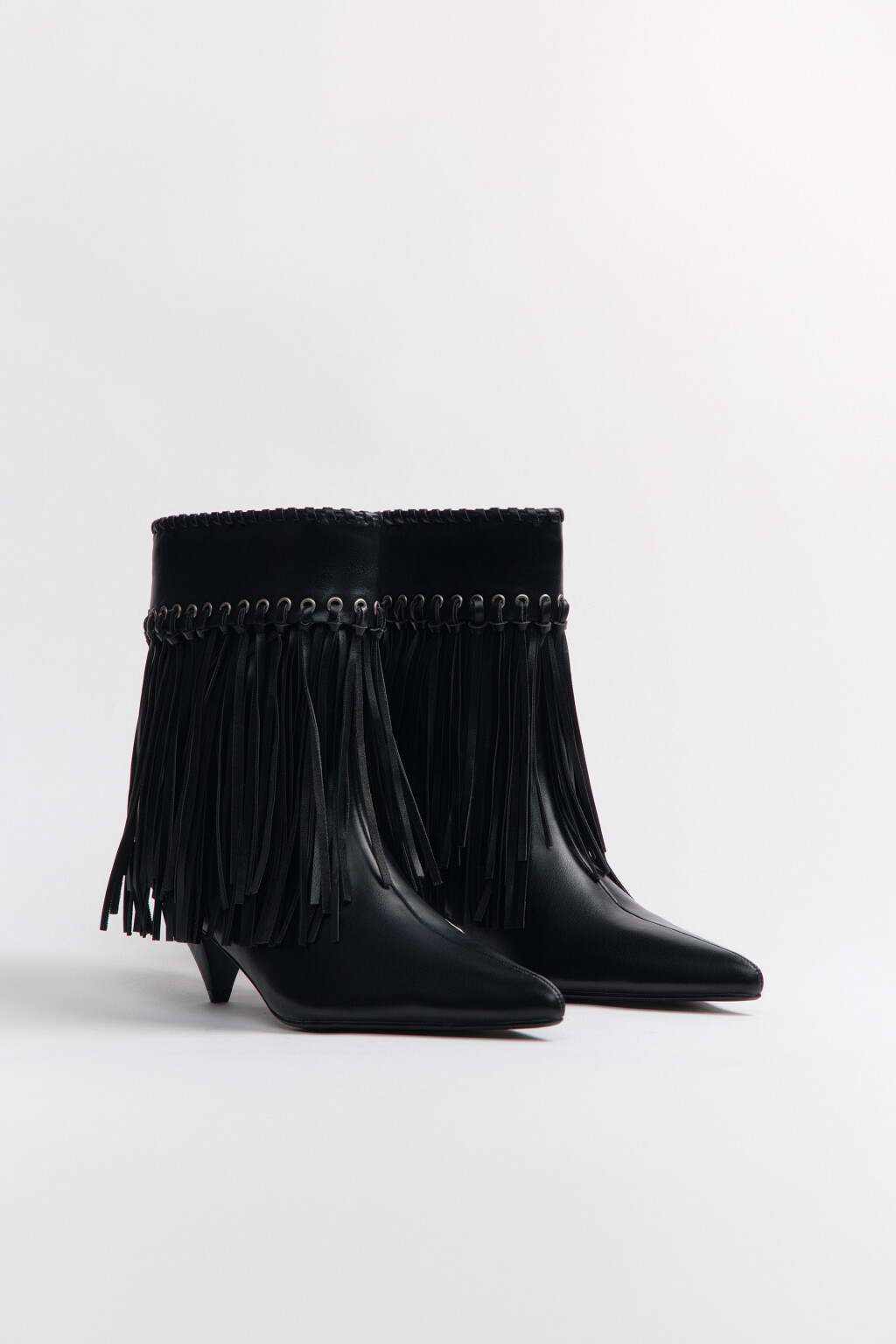 Ботильоны с кожаной фактурой и бахромой - цвет черный - 8