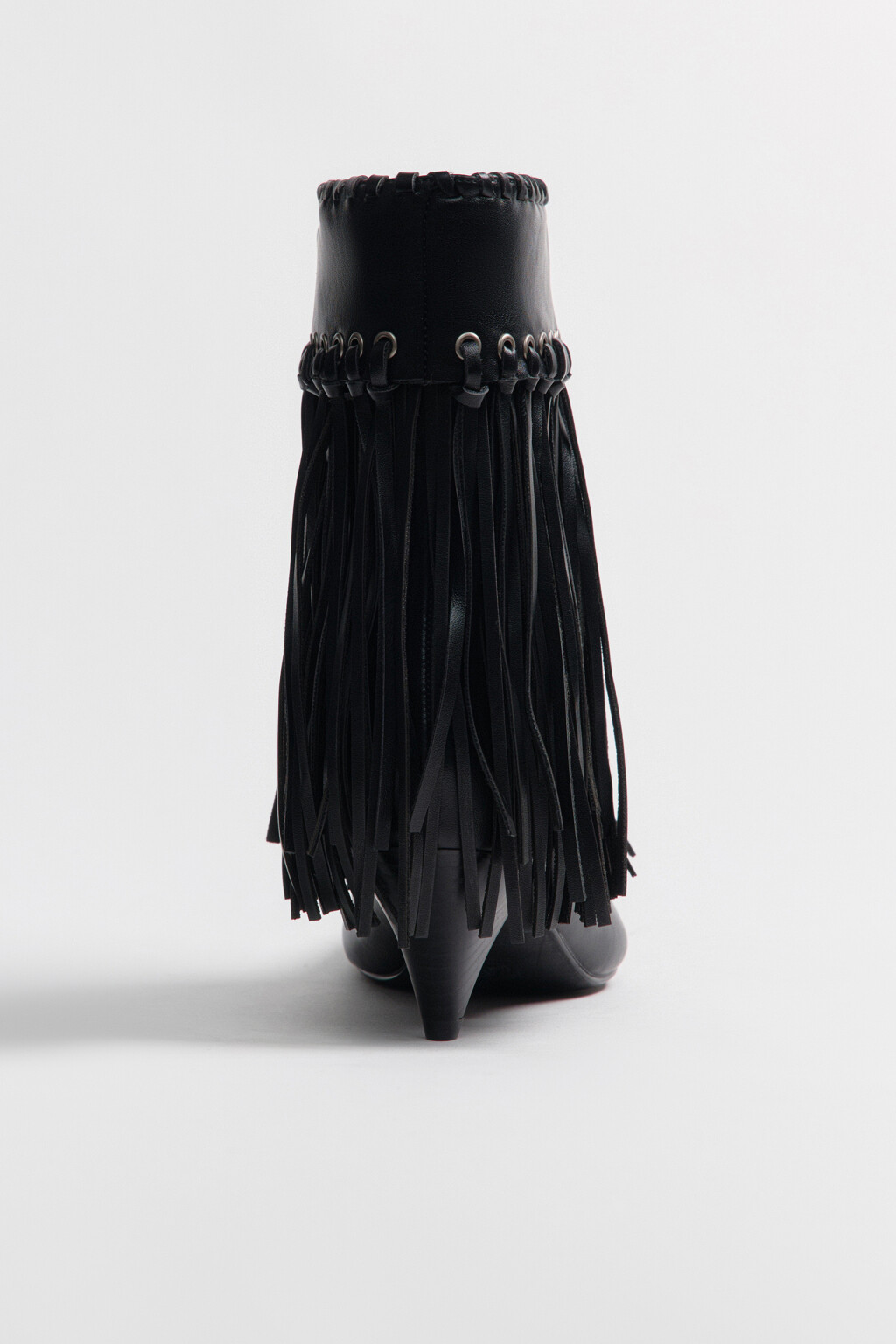 Ботильоны с кожаной фактурой и бахромой - цвет черный - 9