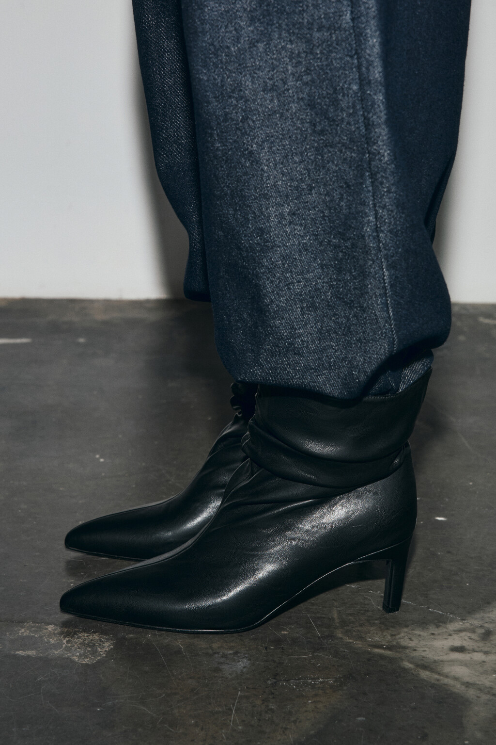 Ботильоны со складками - цвет черный - 14