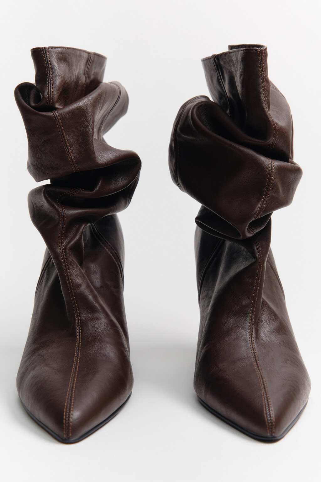 Ботильоны на танкетке со сборным голенищем - цвет коричневый - 7