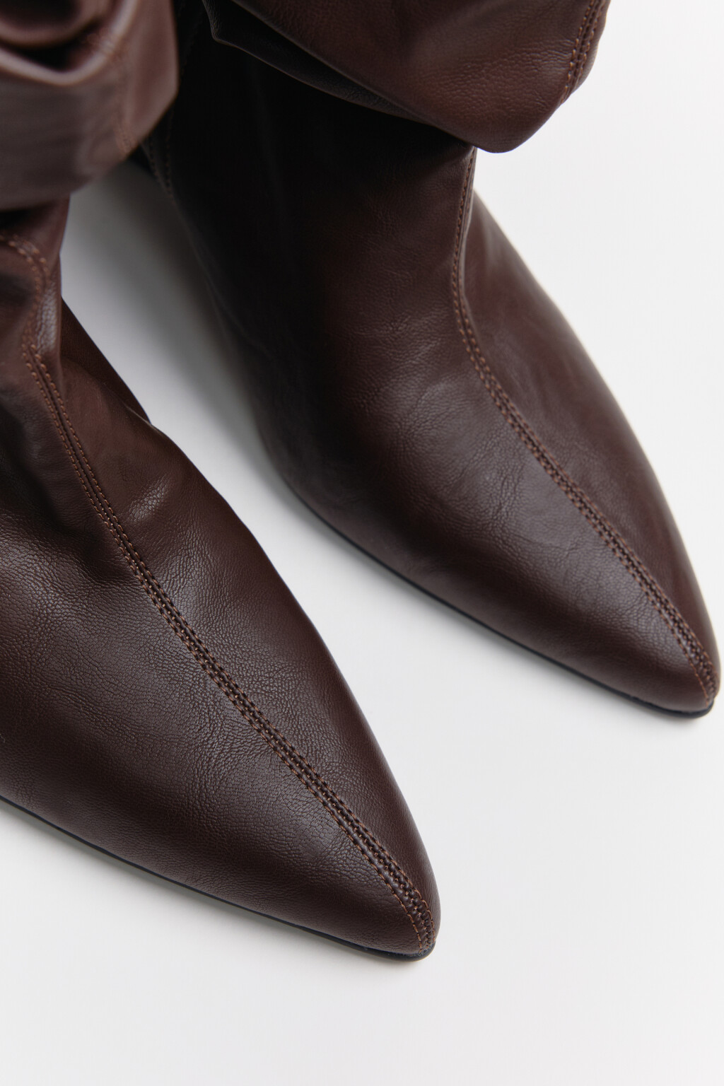 Ботильоны на танкетке со сборным голенищем - цвет коричневый - 13