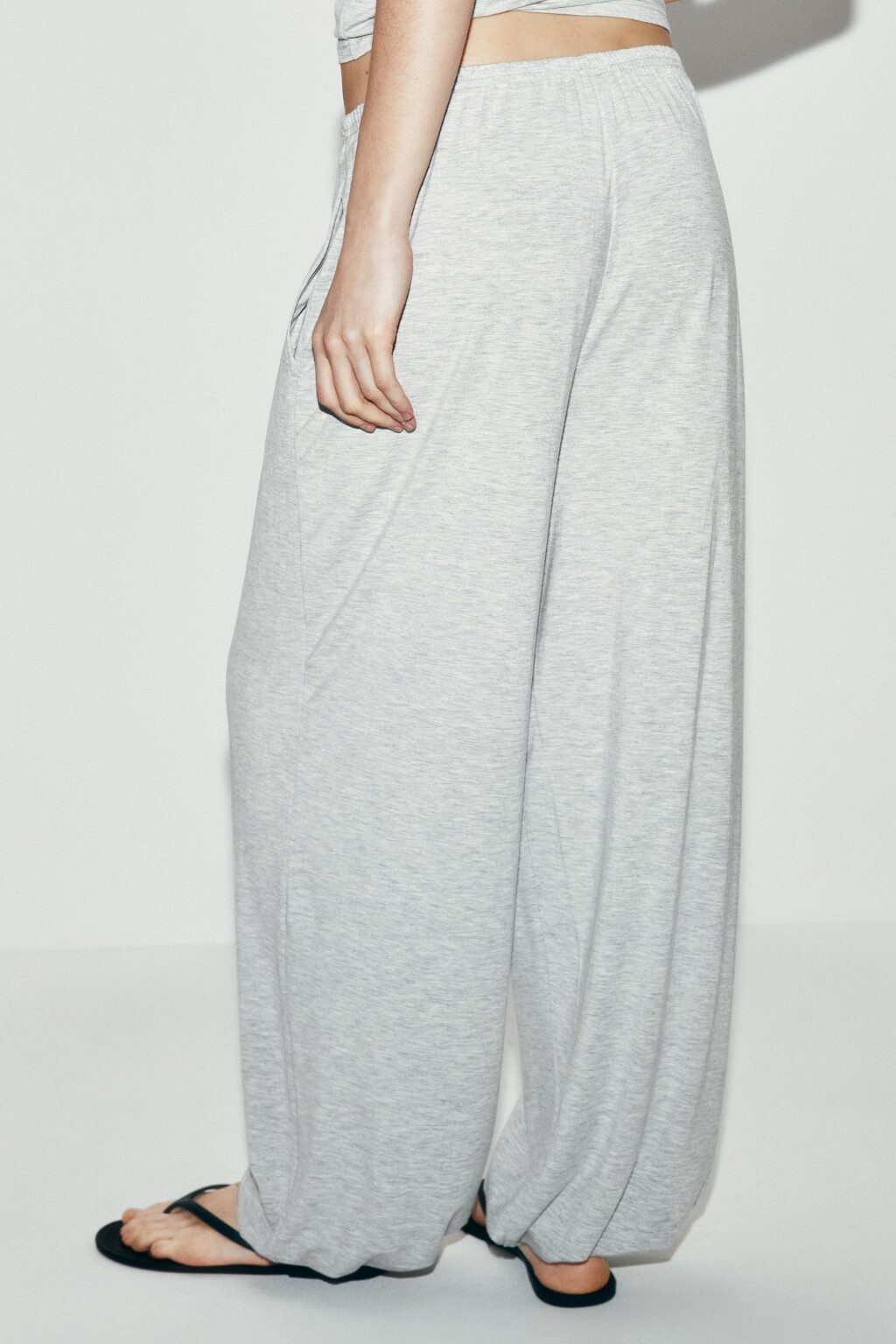 Брюки-джоггеры вискозные на резинке - цвет серый - 3
