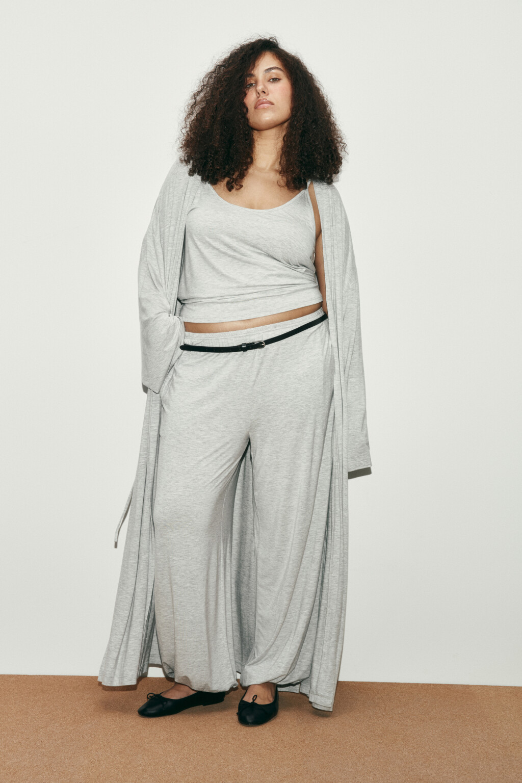 Брюки-джоггеры вискозные на резинке - цвет серый - 2