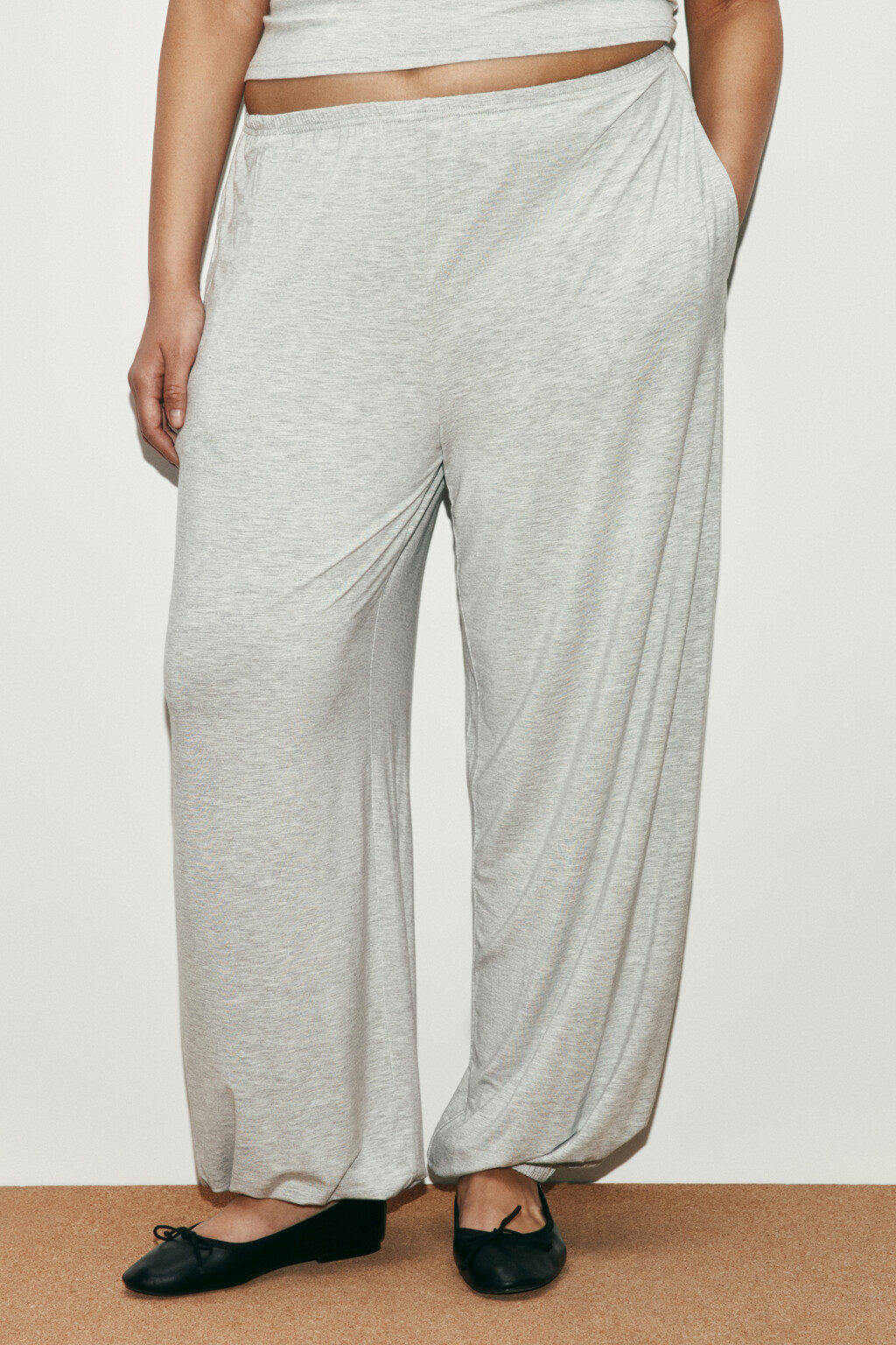 Брюки-джоггеры вискозные на резинке - цвет серый - 3