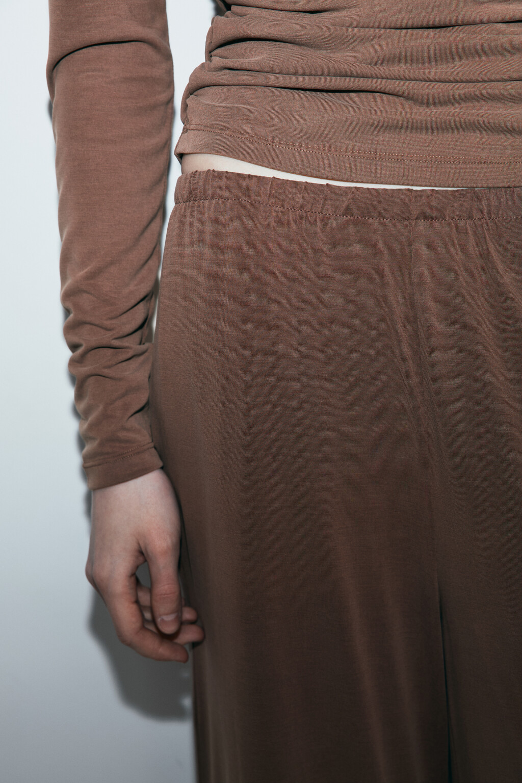 Брюки прямые со средней посадкой из модала - цвет бежевый - 5