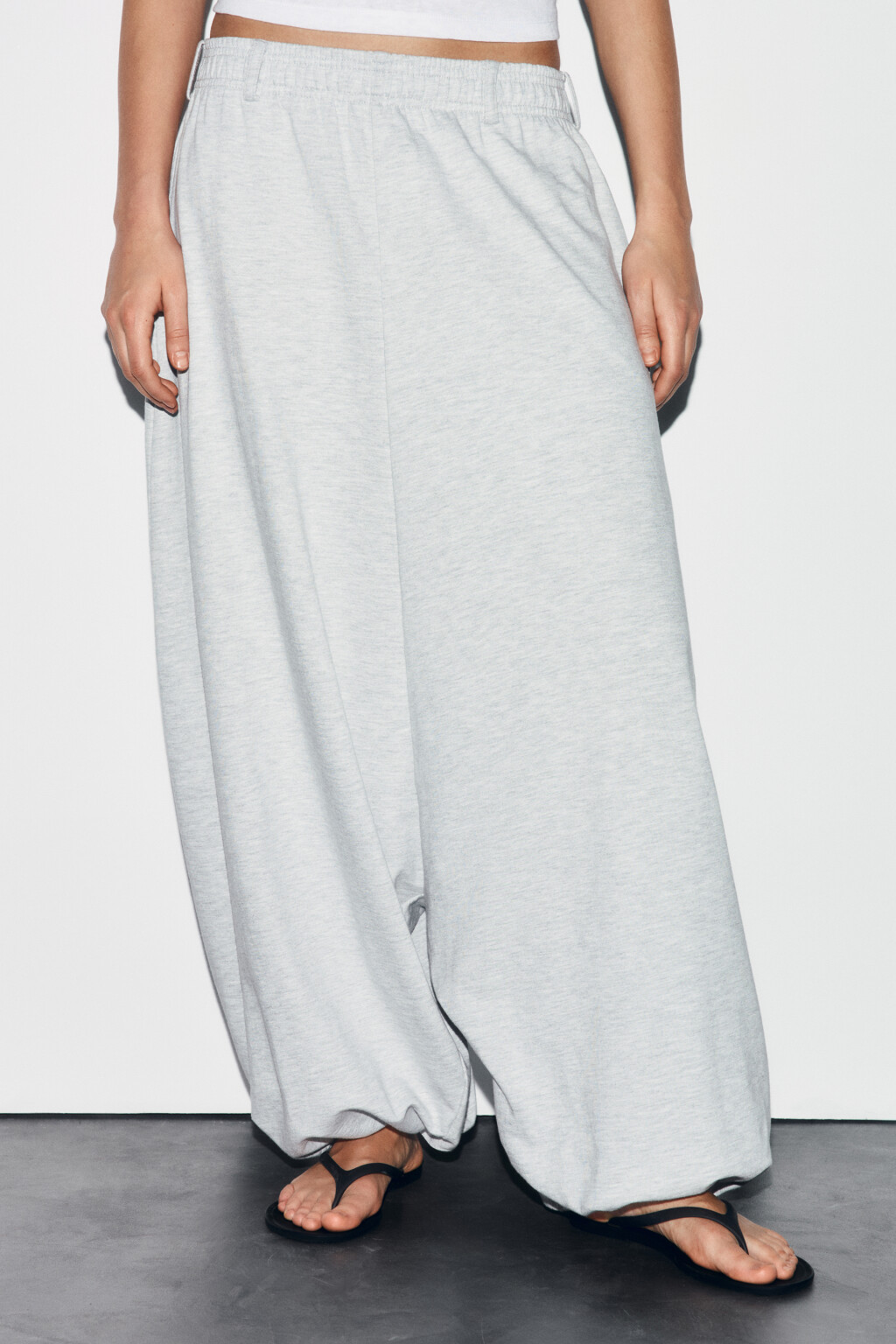 Брюки широкие из футера со средней посадкой - цвет серый - 2