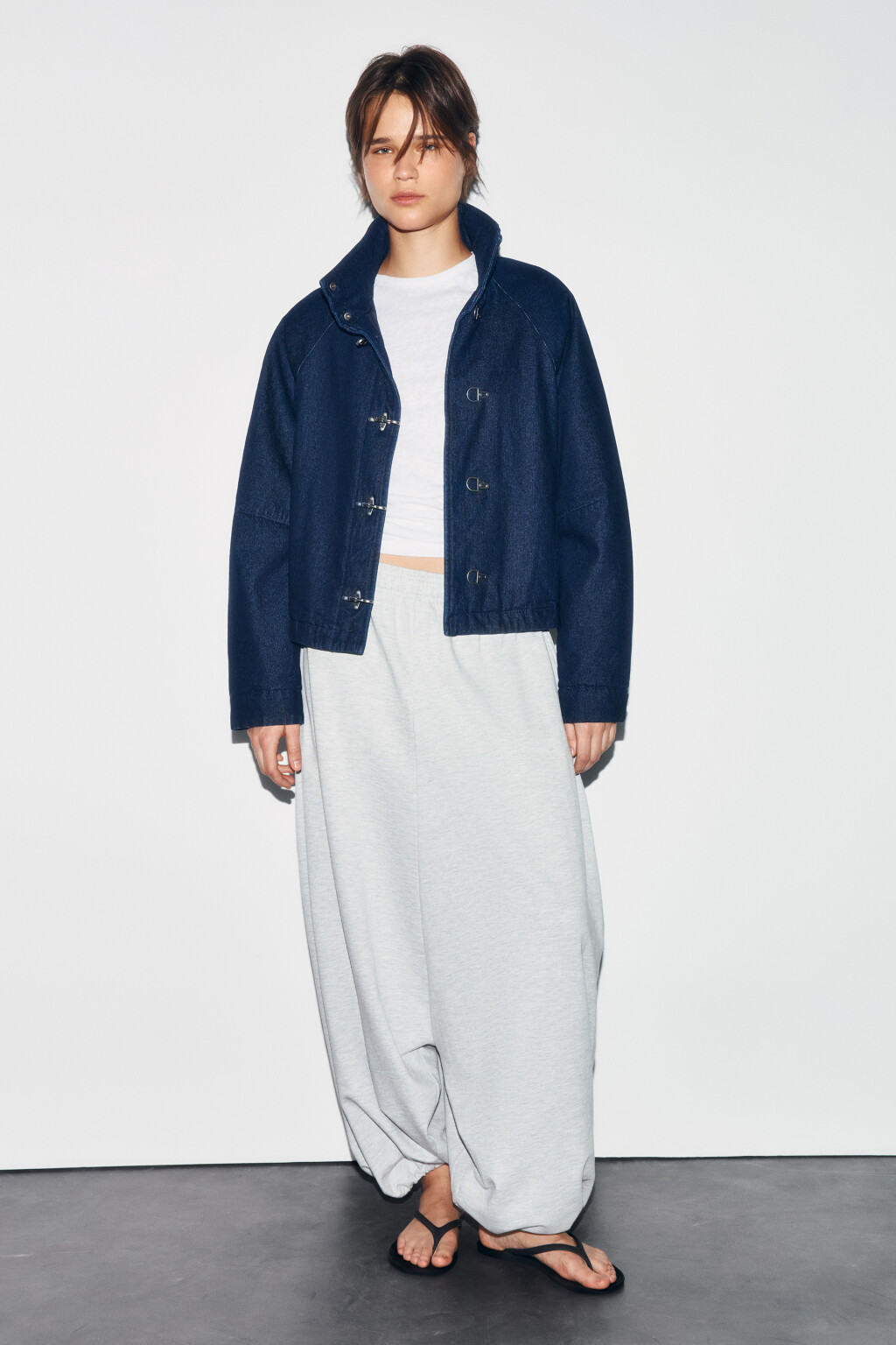 Брюки широкие из футера со средней посадкой - цвет серый - 4