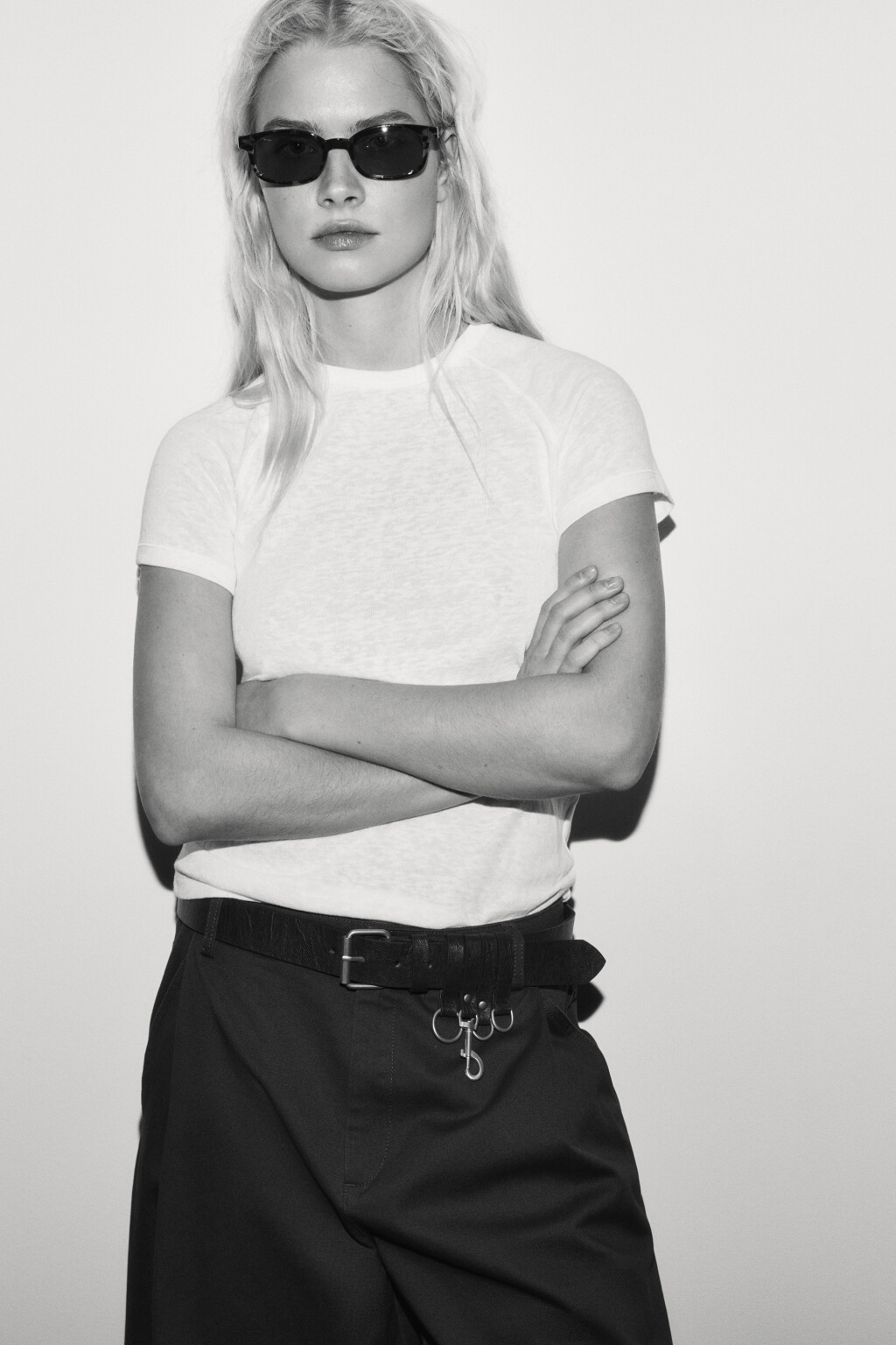 Футболка приталенная базовая с рукавами реглан - цвет белый - 2