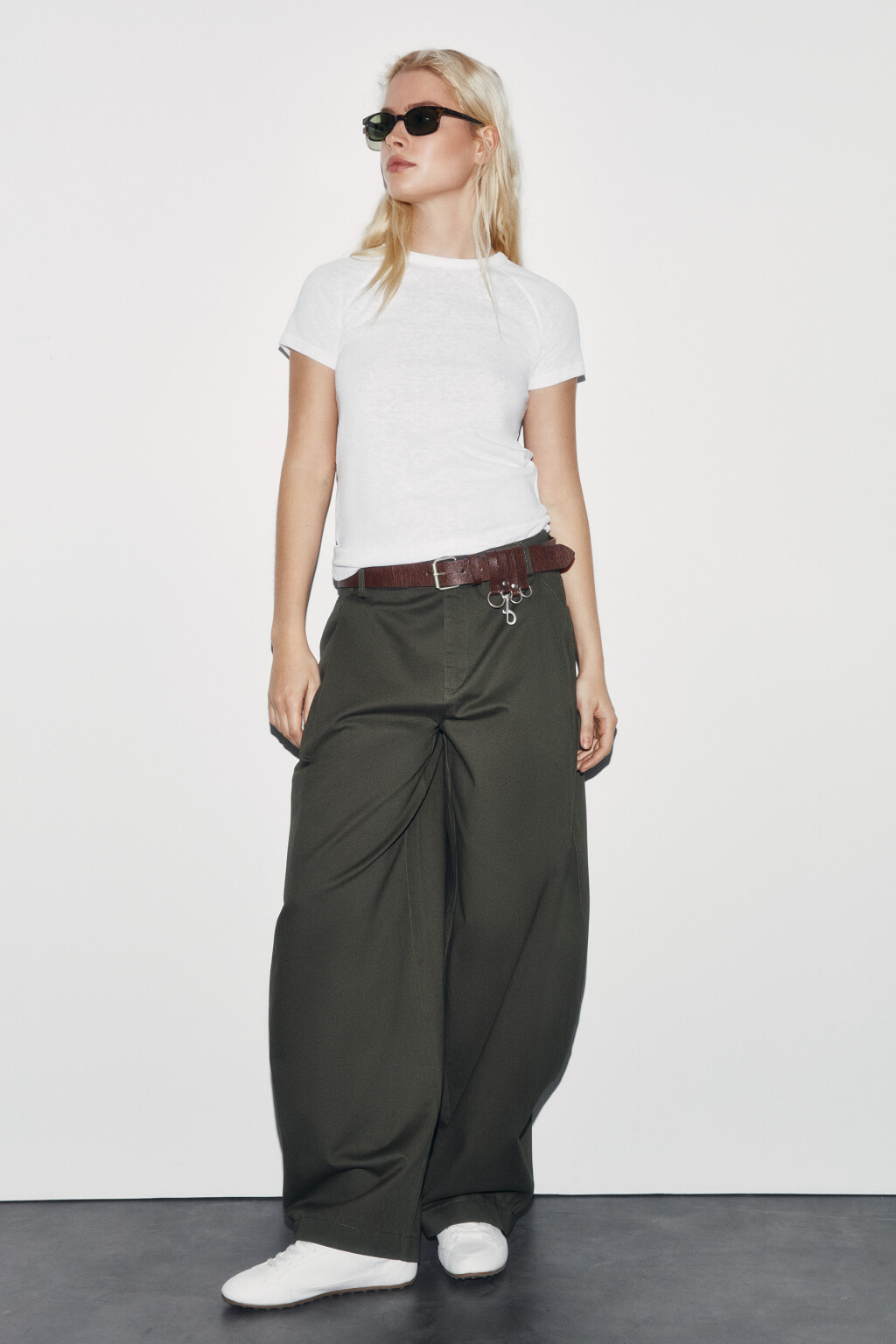 Футболка приталенная базовая с рукавами реглан - цвет белый - 5