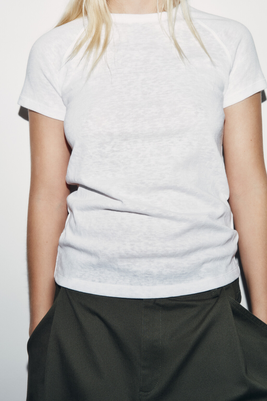 Футболка приталенная базовая с рукавами реглан - цвет белый - 6