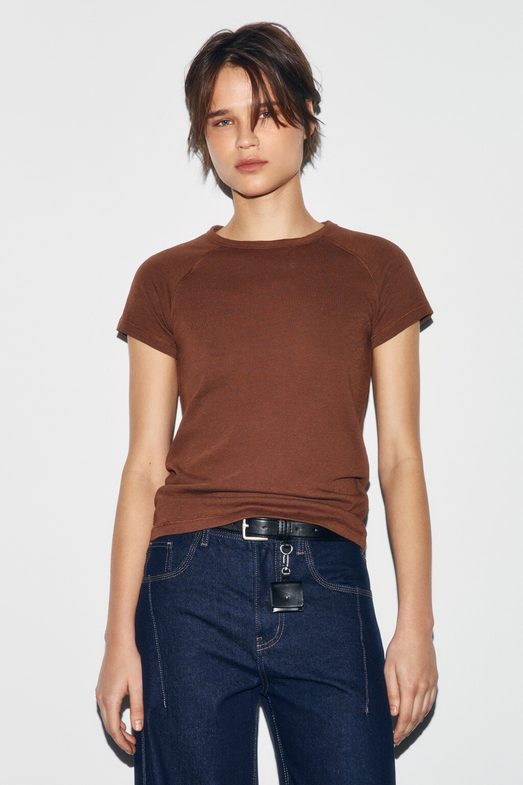 Футболка приталенная базовая с рукавами реглан - цвет коричневый - 2