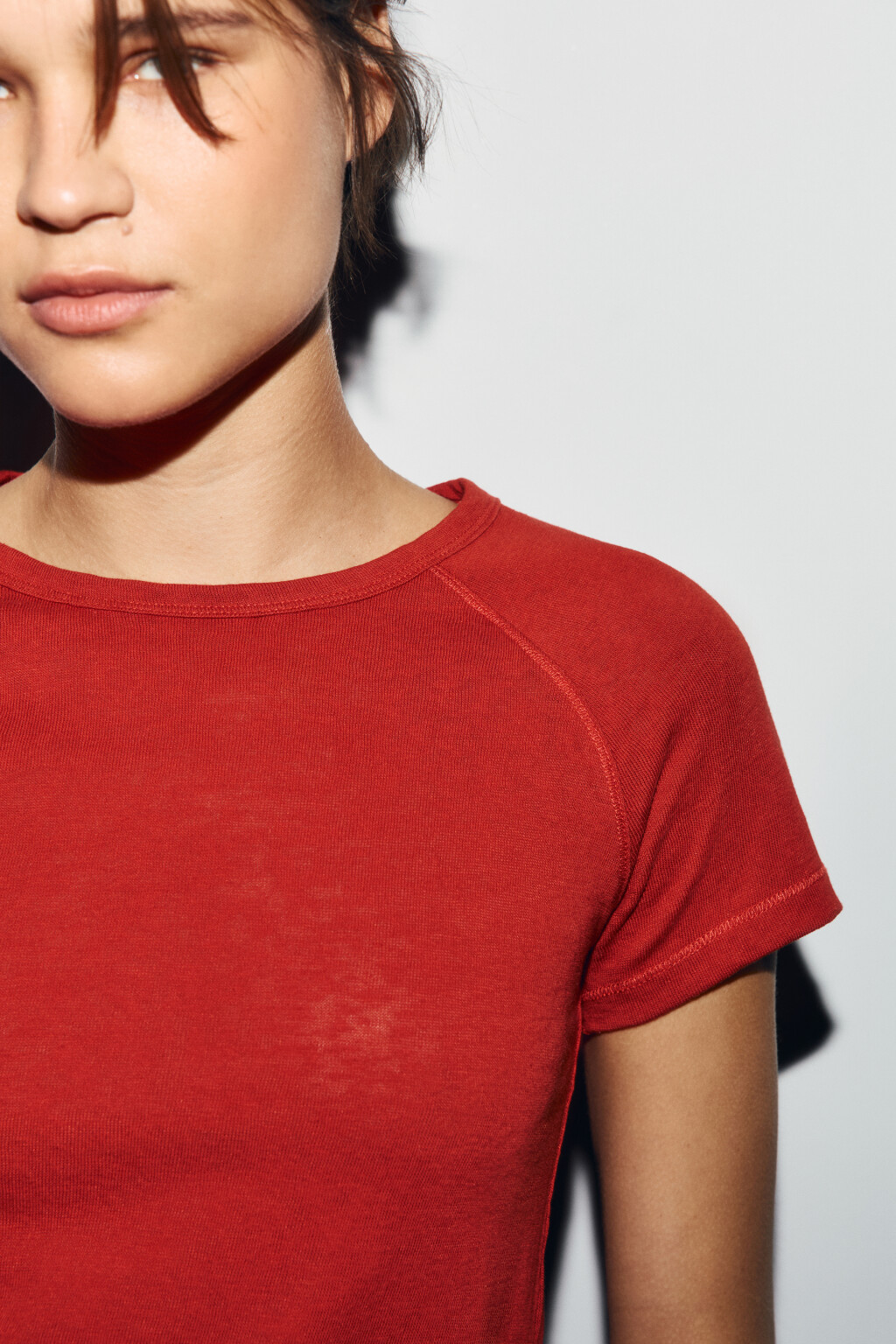 Футболка приталенная базовая с рукавами реглан - цвет красный - 6