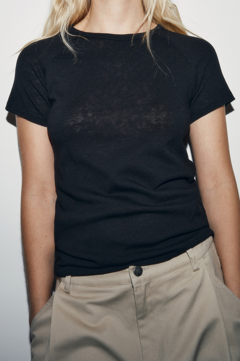 Футболка приталенная базовая с рукавами реглан - цвет черный - 7