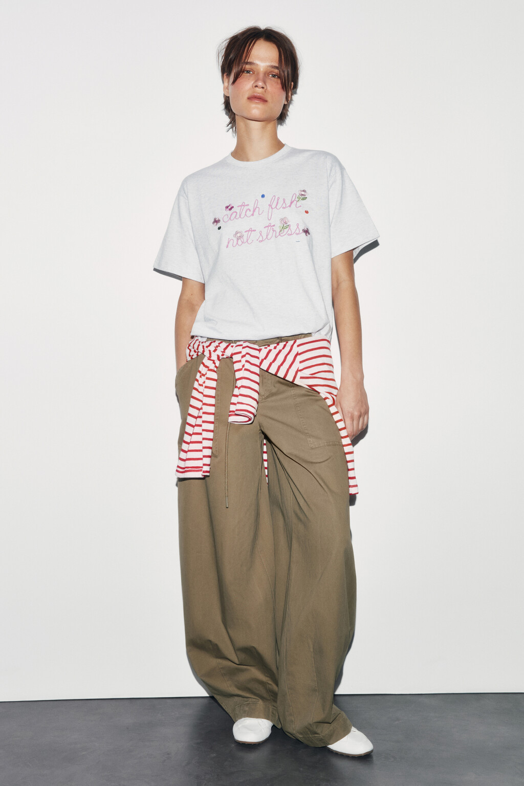 Футболка оверсайз хлопковая с вышивкой - цвет серый - 4