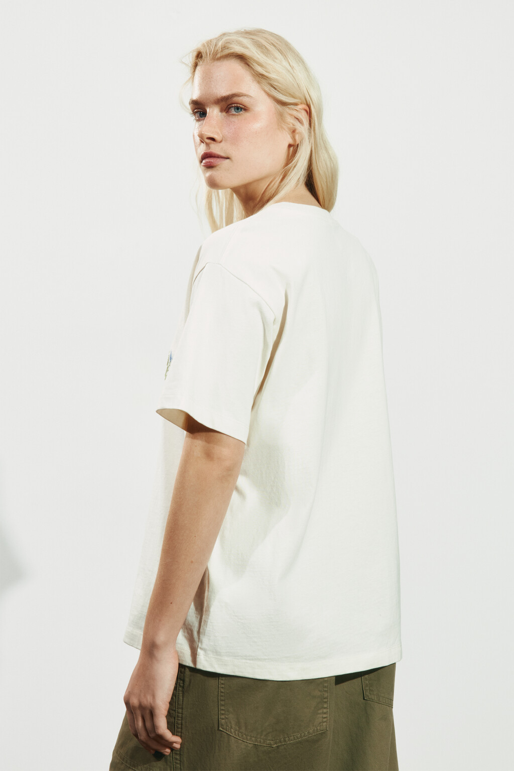 Футболка оверсайз хлопковая с вышивкой - цвет бежевый - 3