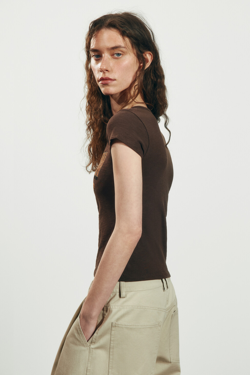 Футболка-топ облегающая с принтом - цвет коричневый - 4