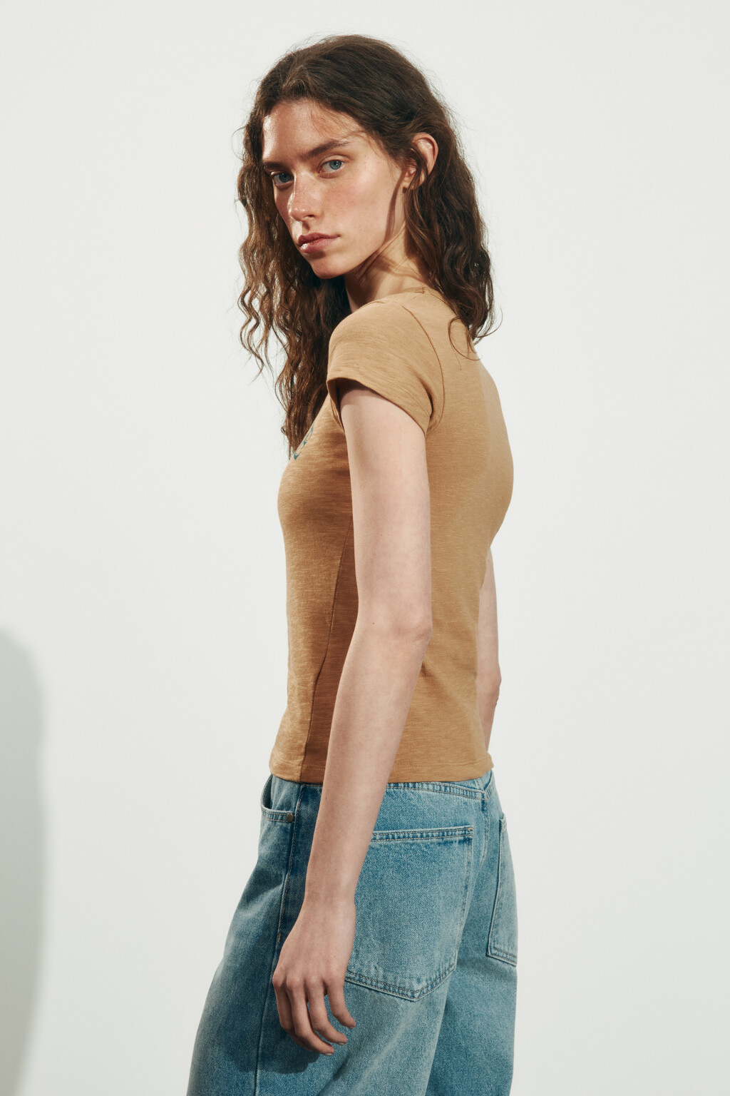 Футболка-топ облегающая с принтом - цвет бежевый - 3