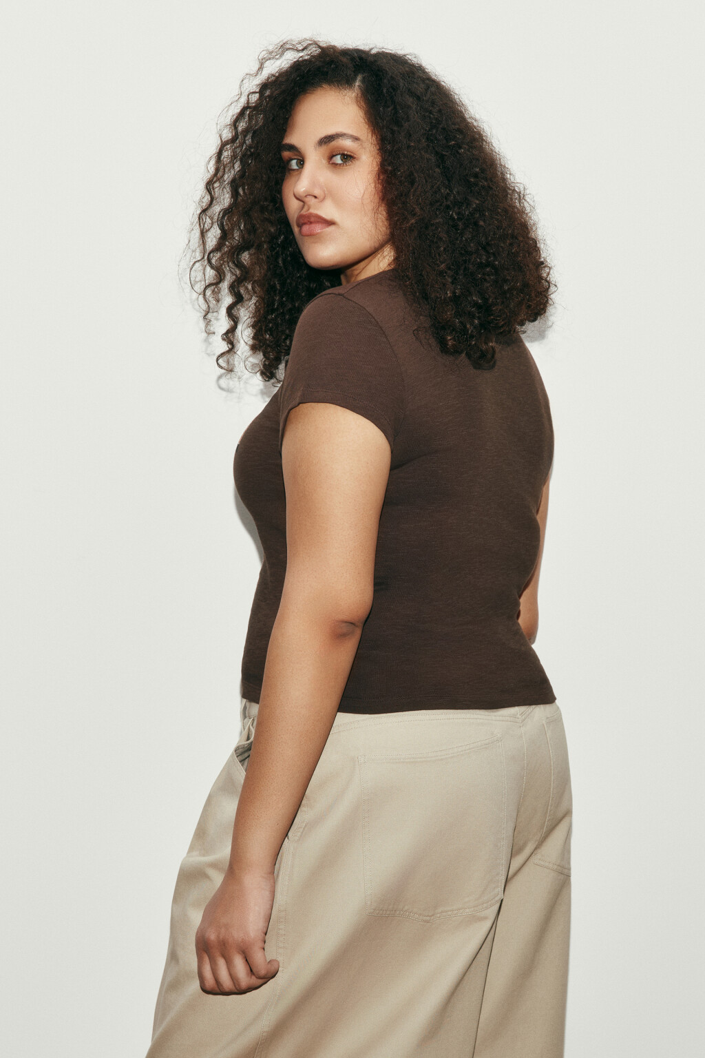 Футболка-топ облегающая с принтом - цвет коричневый - 3