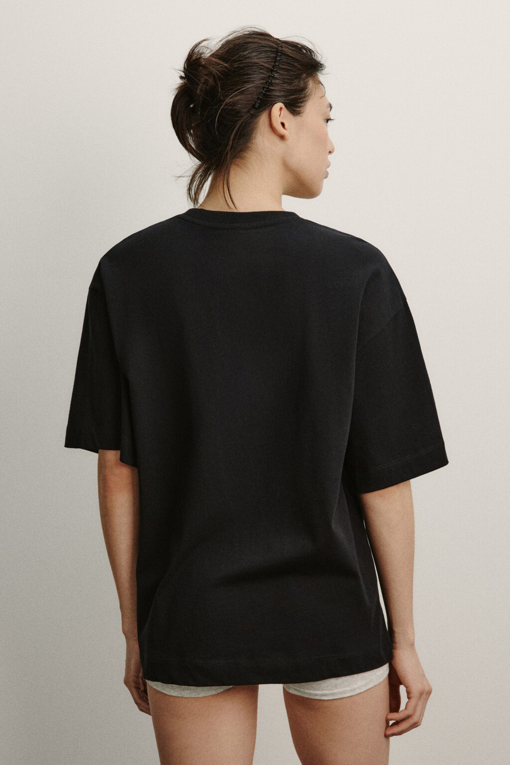 Футболка хлопковая оверсайз с принтом - цвет черный - 4