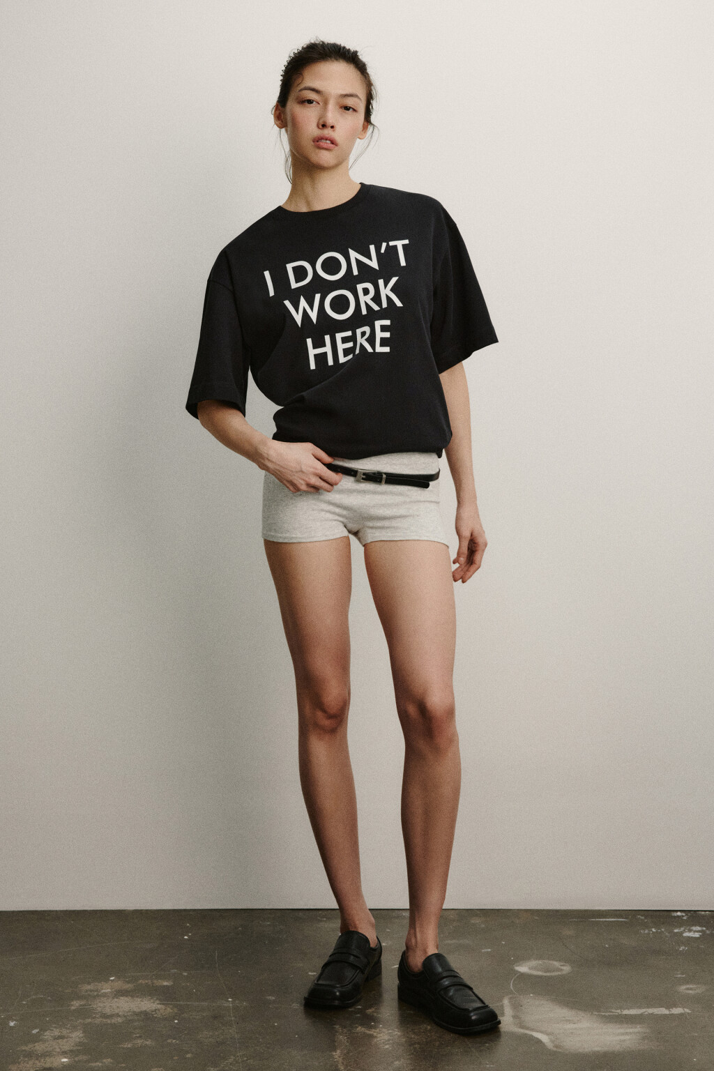 Футболка хлопковая оверсайз с принтом - цвет черный - 5