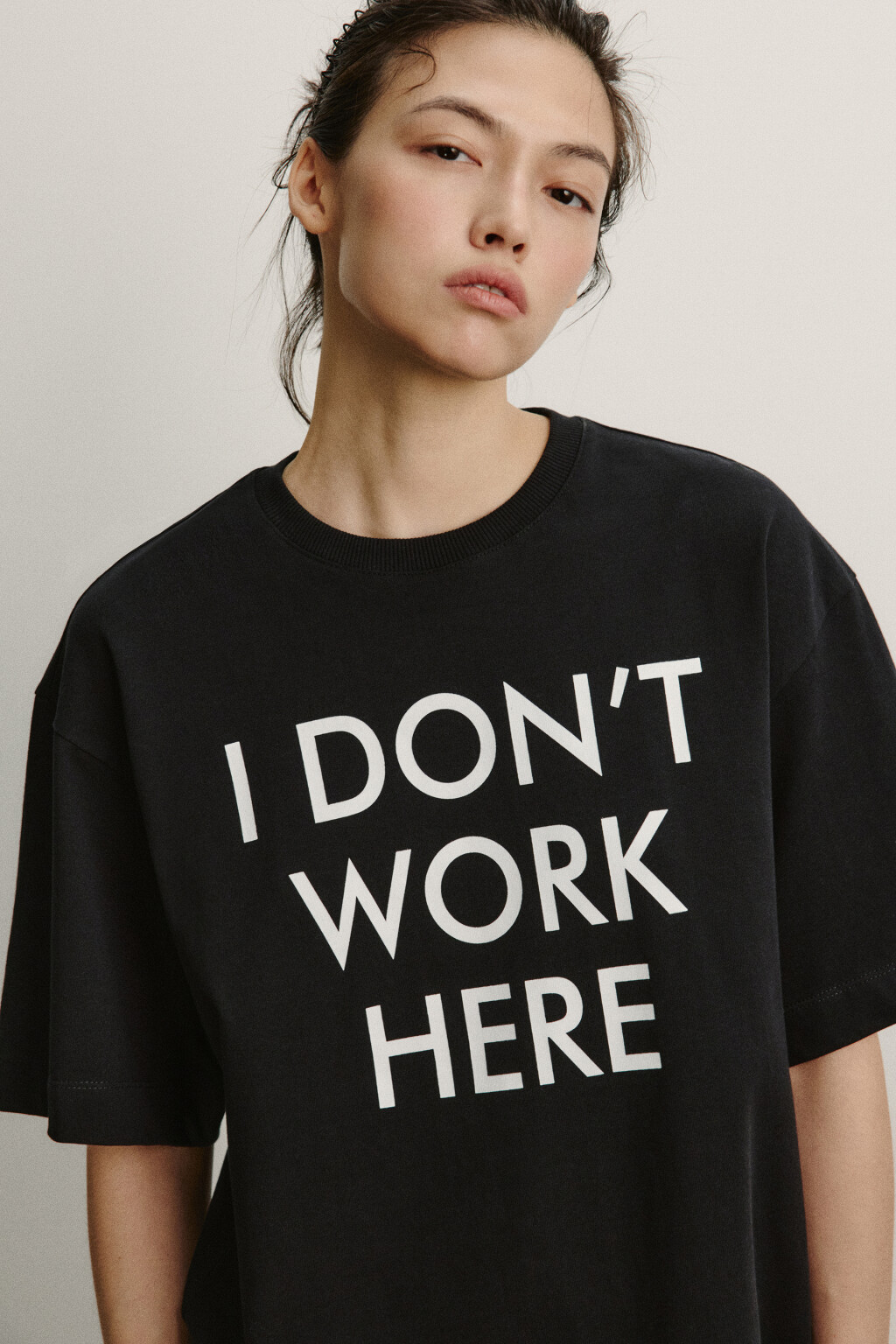 Футболка хлопковая оверсайз с принтом - цвет черный - 6