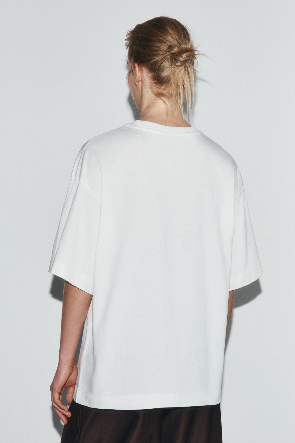 Футболка хлопковая оверсайз с принтом - цвет бежевый - 3