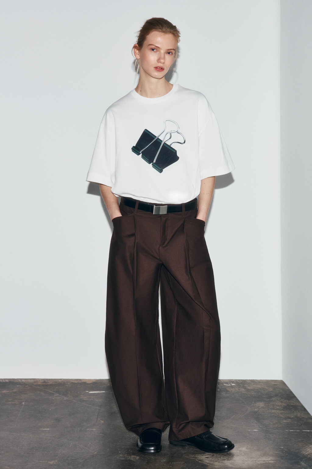 Футболка хлопковая оверсайз с принтом - цвет бежевый - 4