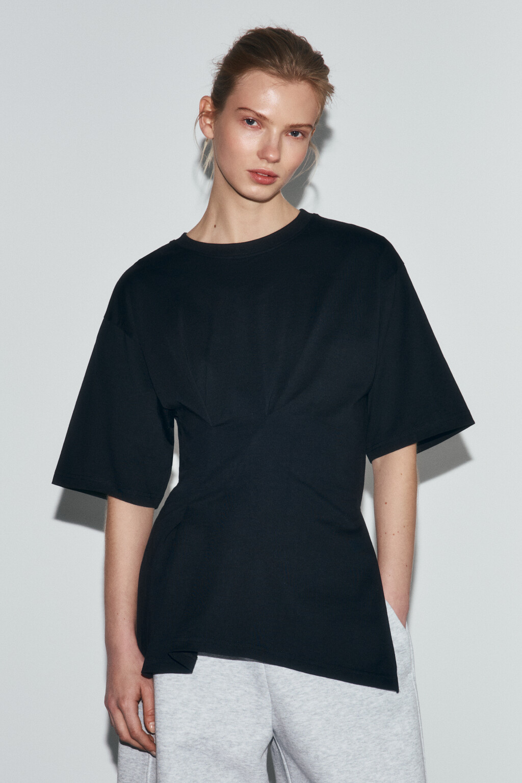 Футболка хлопковая oversize с защипами - цвет черный - 2