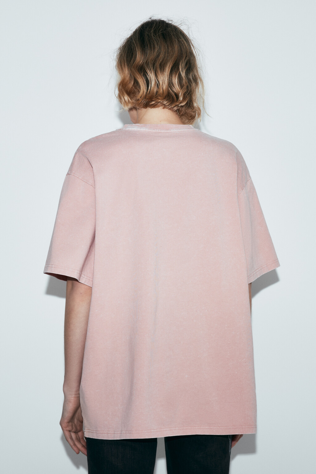 Футболка хлопковая oversize с принтом и варкой - цвет розовый - 3