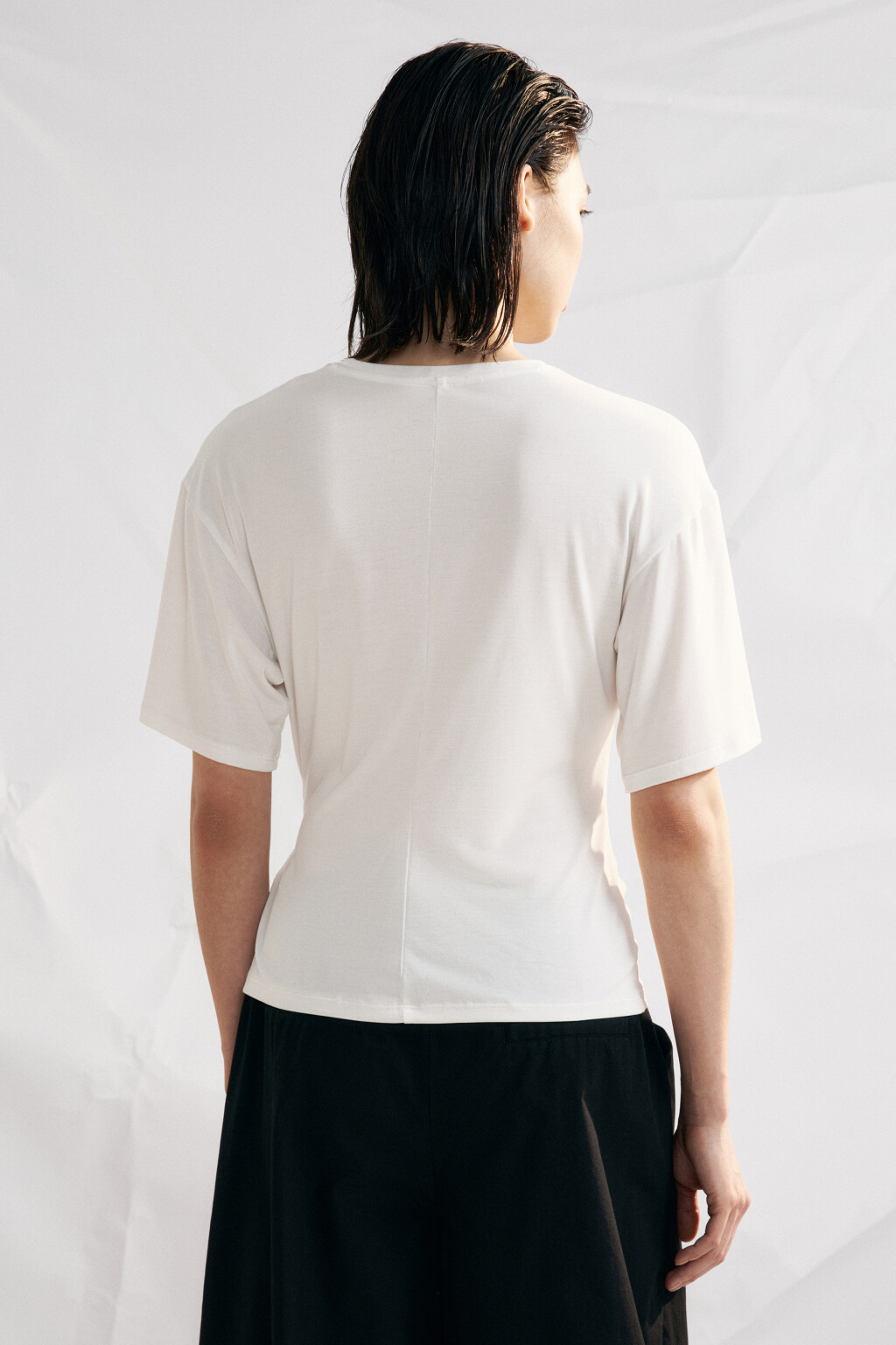 Футболка со сборкой на завязках - цвет белый - 3