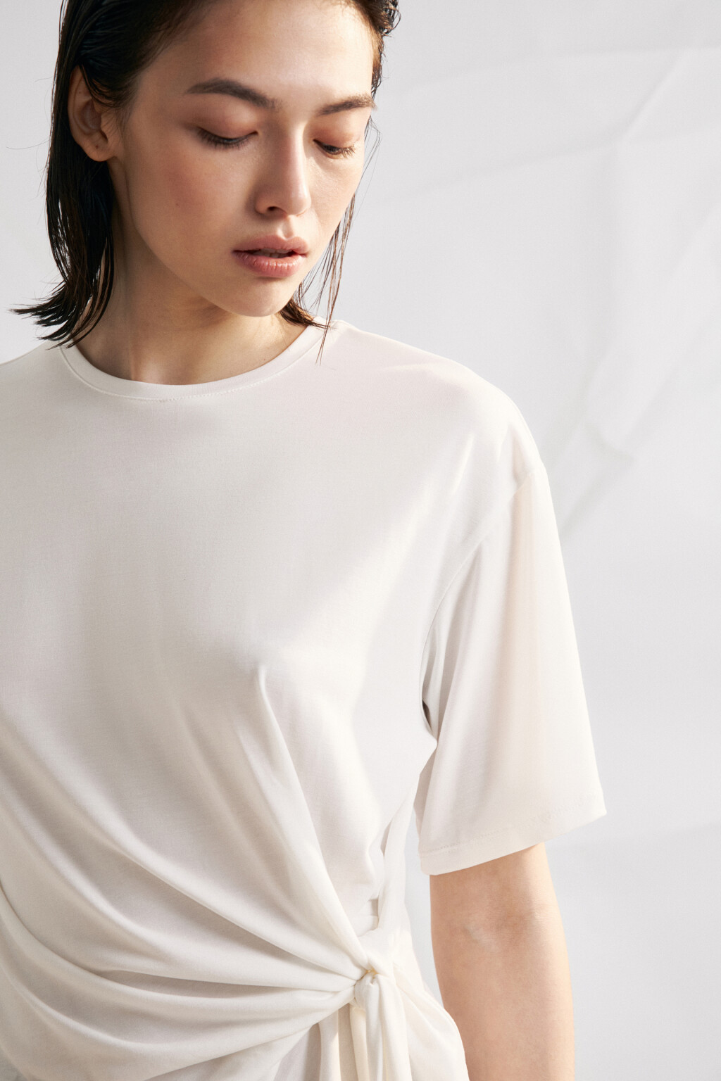 Футболка со сборкой на завязках - цвет белый - 5