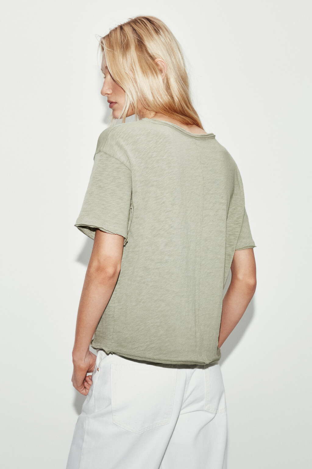 Футболка хлопковая с открытыми срезами - цвет зеленый - 3