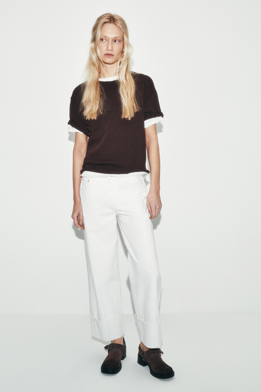 Футболка хлопковая с открытыми срезами - цвет коричневый - 4