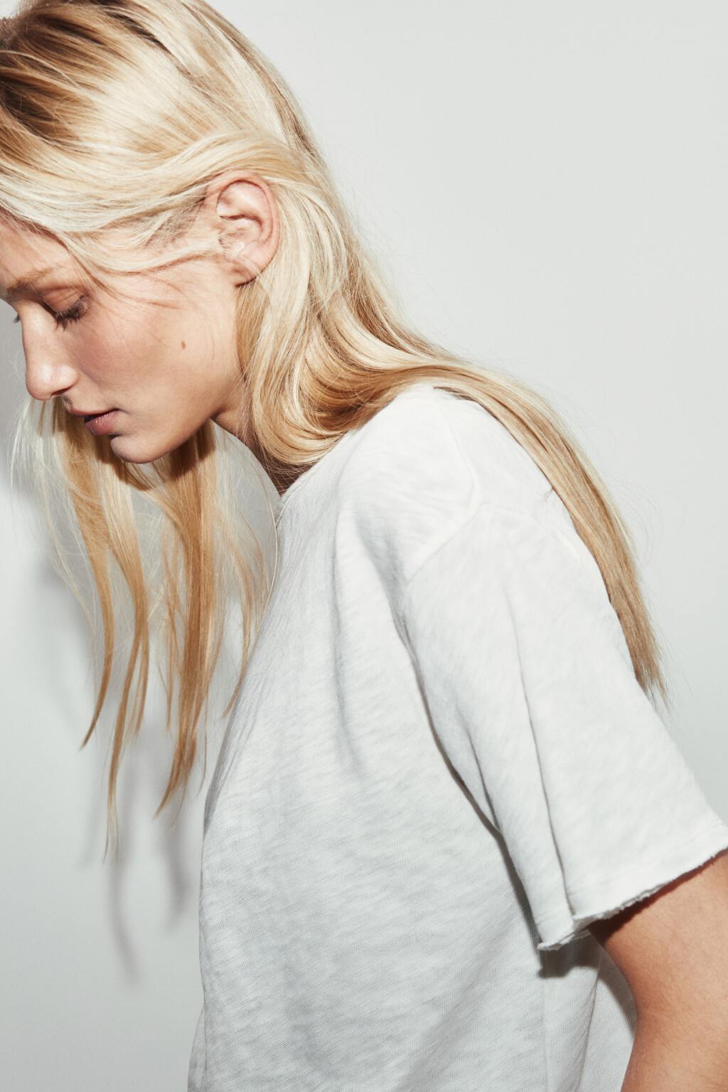 Футболка хлопковая с открытыми срезами - цвет молочный - 6