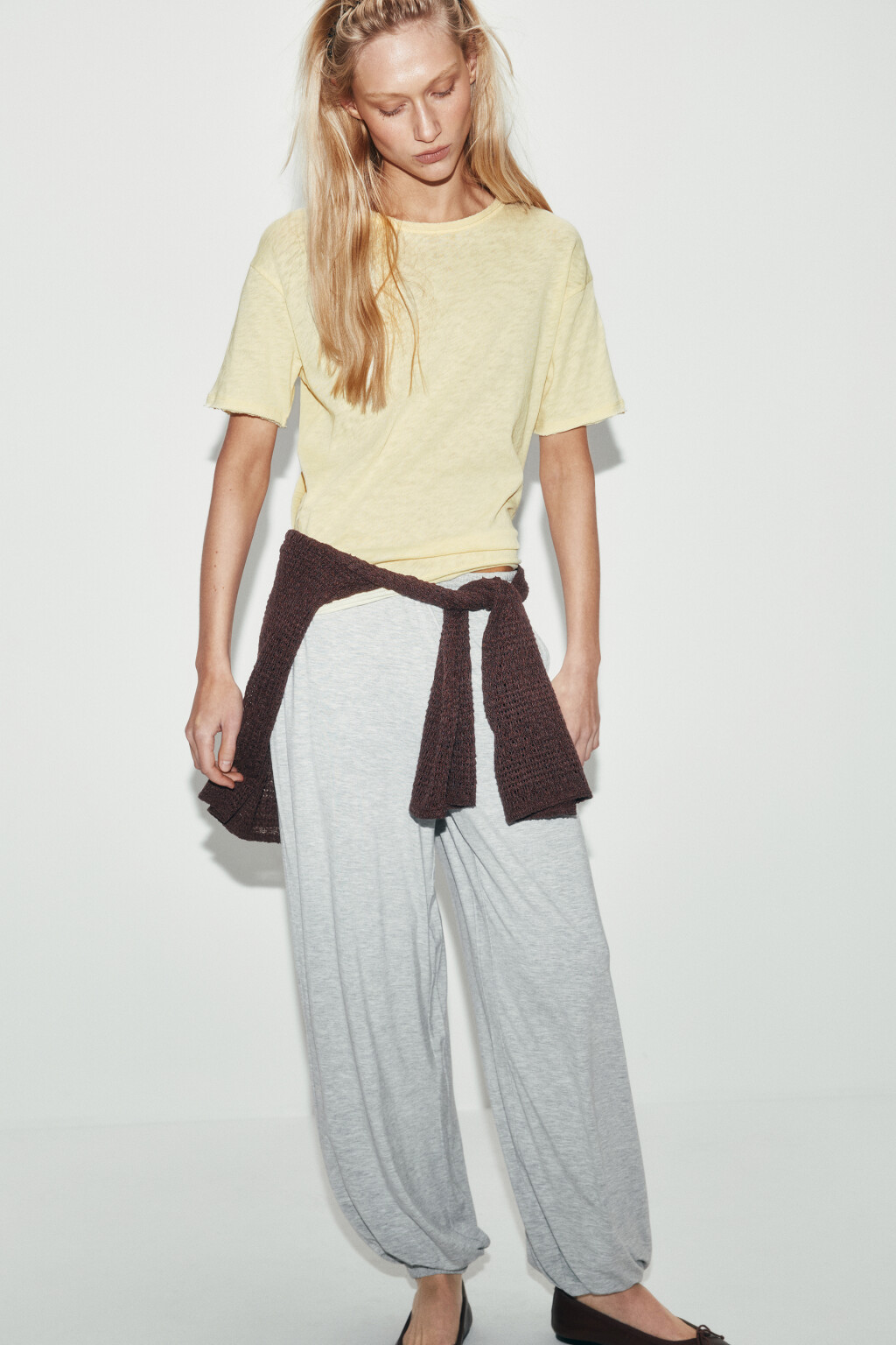 Футболка хлопковая с открытыми срезами - цвет желтый - 1