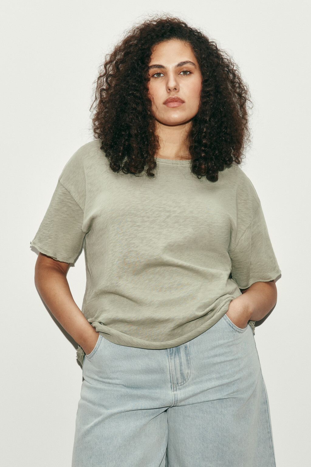 Футболка хлопковая с открытыми срезами - цвет зеленый - 2