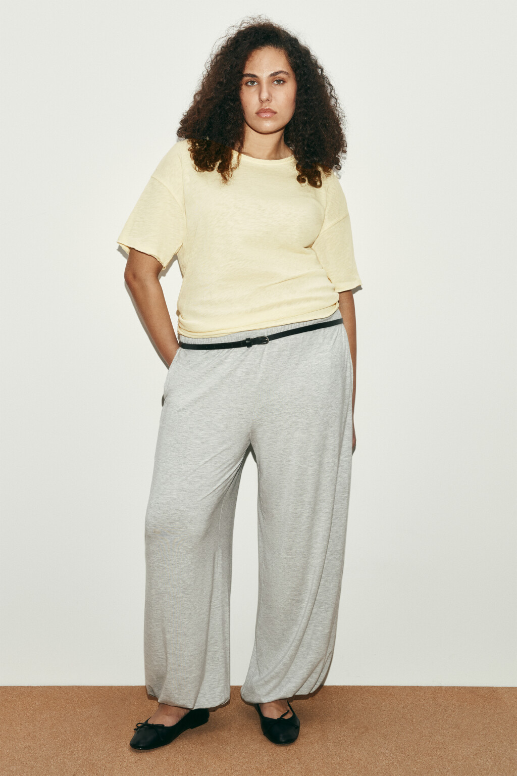 Футболка хлопковая с открытыми срезами - цвет желтый - 4