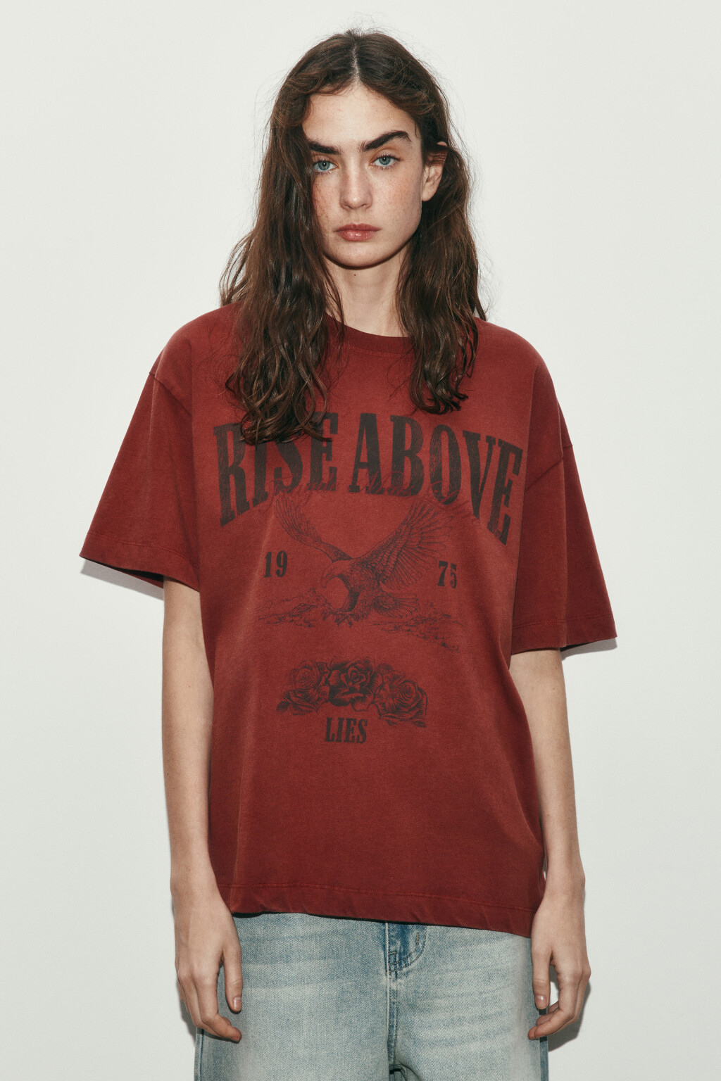 Футболка хлопковая с принтом и вареным эффектом - цвет коричневый - 2