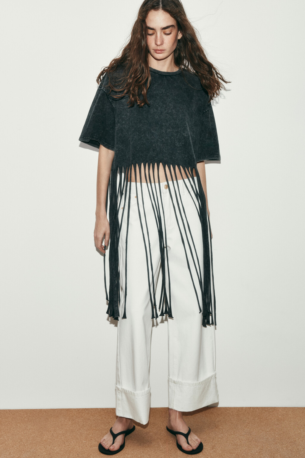 Футболка-топ с длинной бахромой - цвет серый - 1