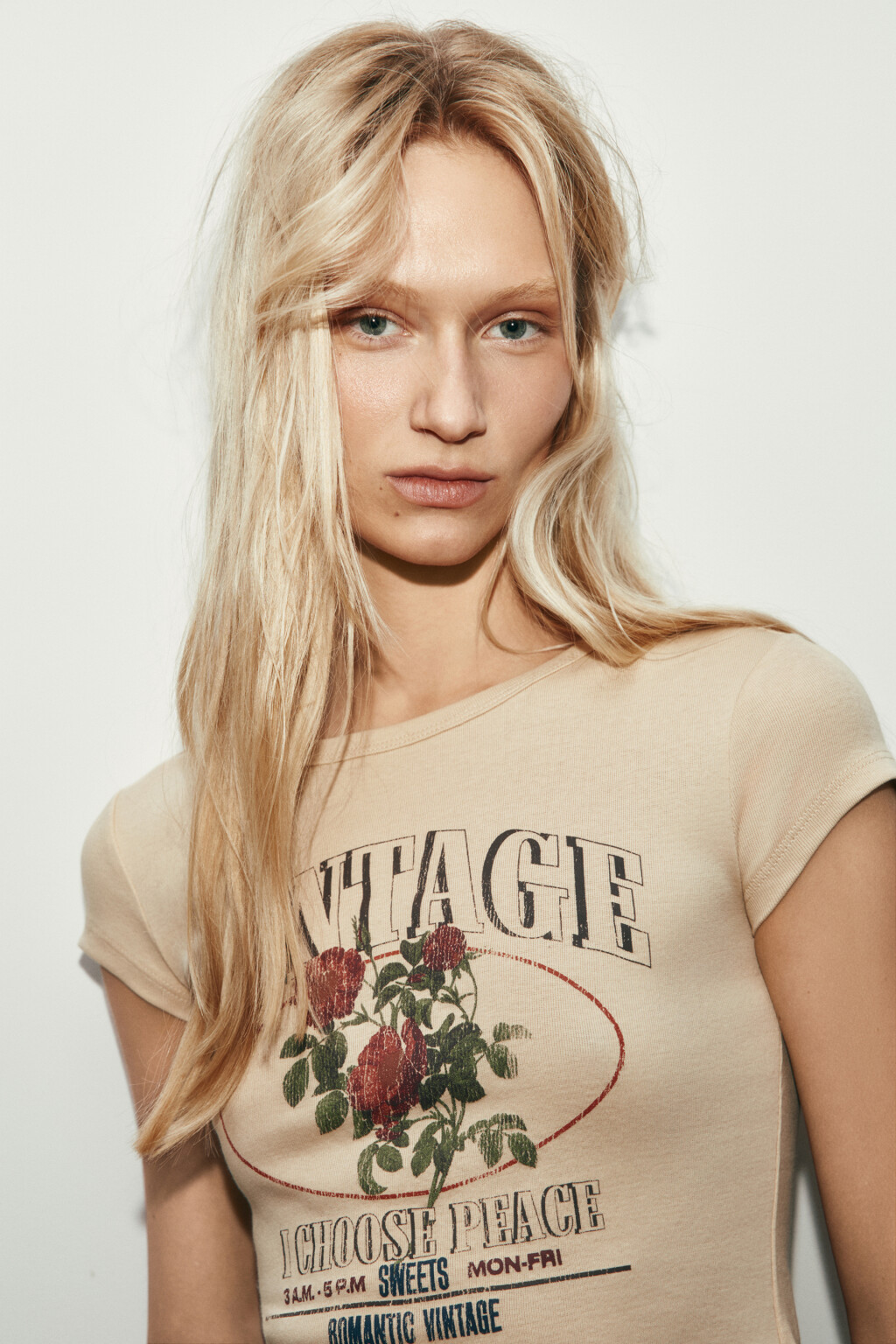 Футболка хлопковая облегающая с принтом - цвет бежевый - 6