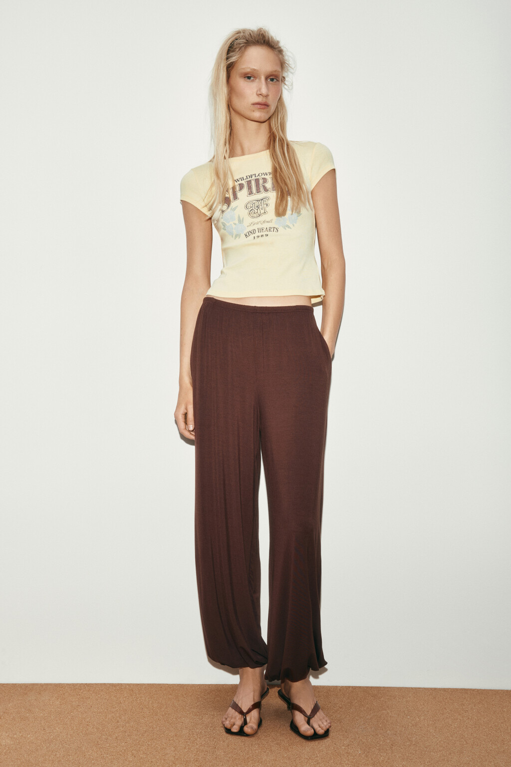 Футболка хлопковая облегающая с принтом - цвет желтый - 4