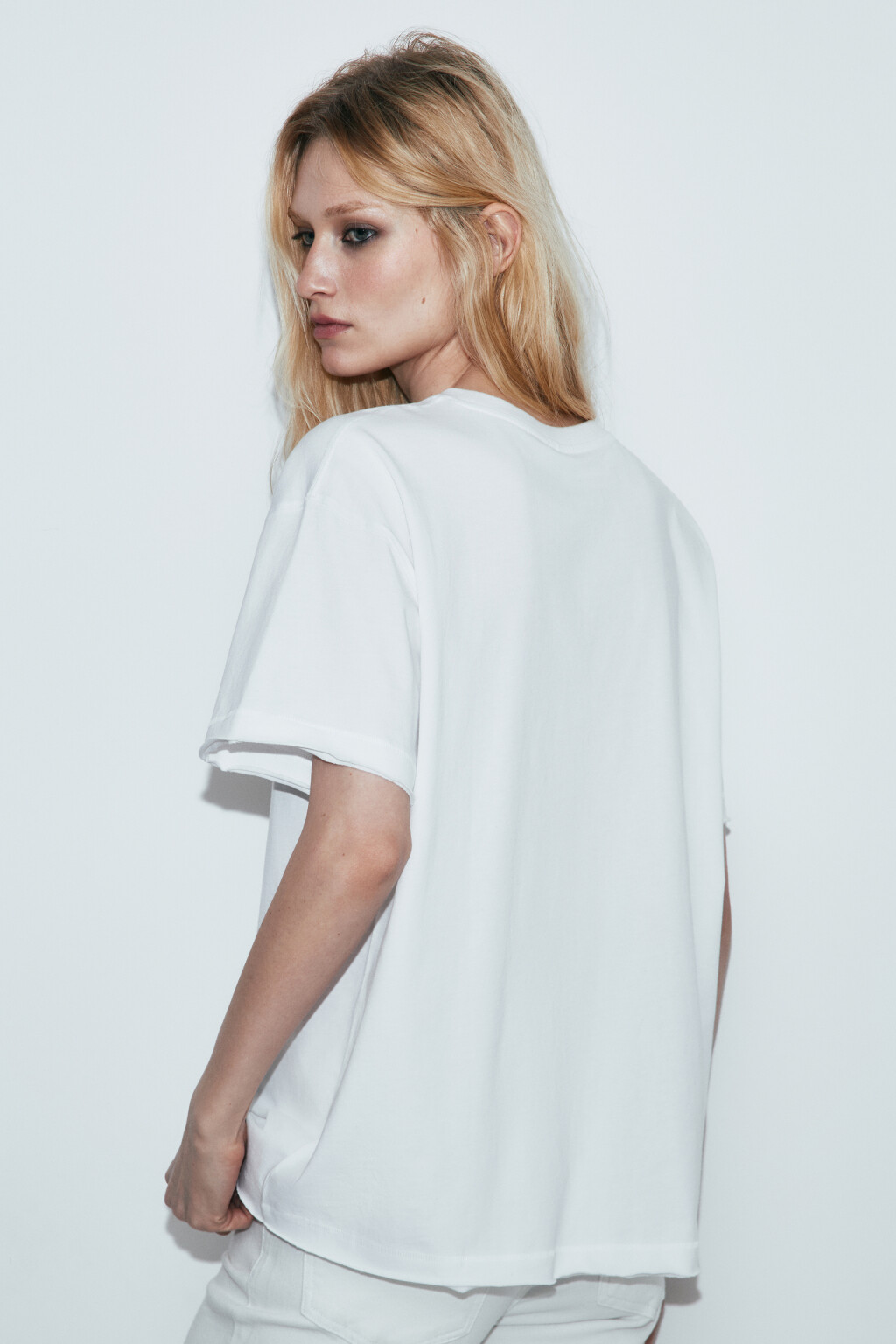 Футболка хлопковая с нагрудным карманом - цвет белый - 3