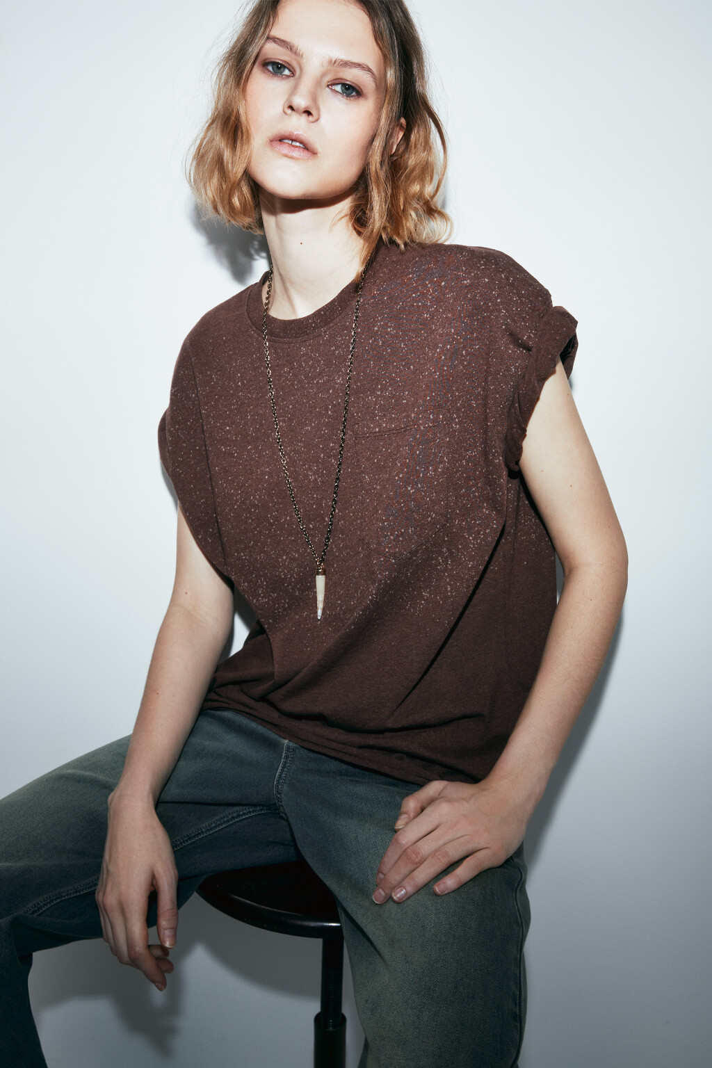 Футболка хлопковая с нагрудным карманом - цвет коричневый - 1