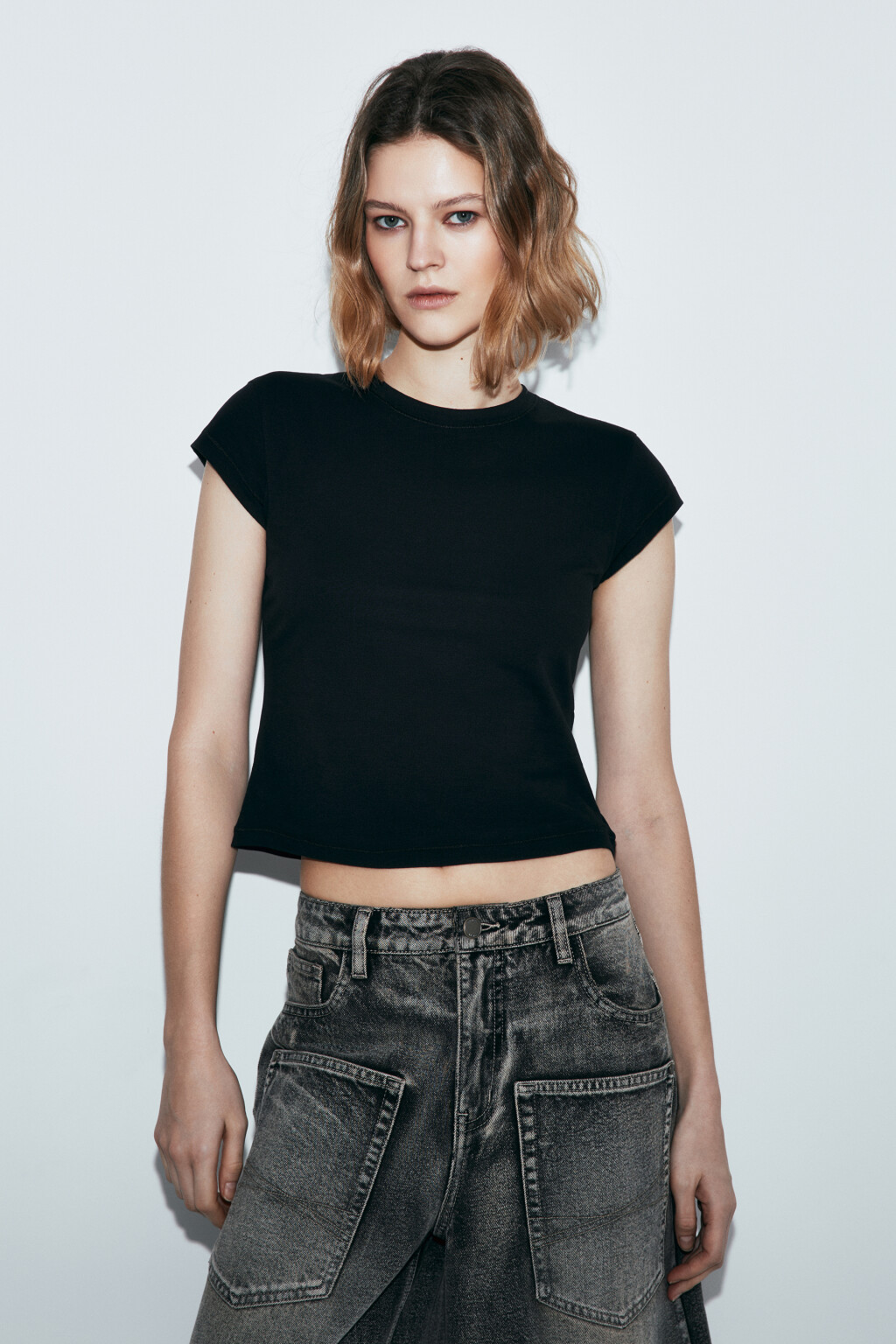 Футболка хлопковая облегающая с пич-эффектом - цвет черный - 2