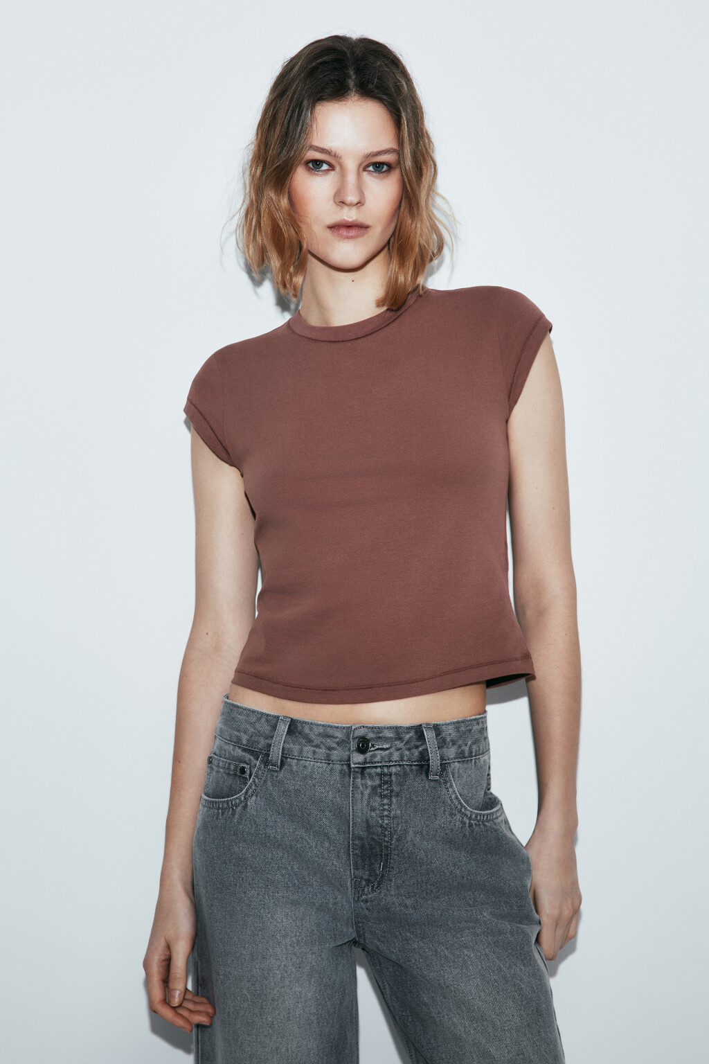 Футболка хлопковая облегающая с пич-эффектом - цвет бежевый - 2