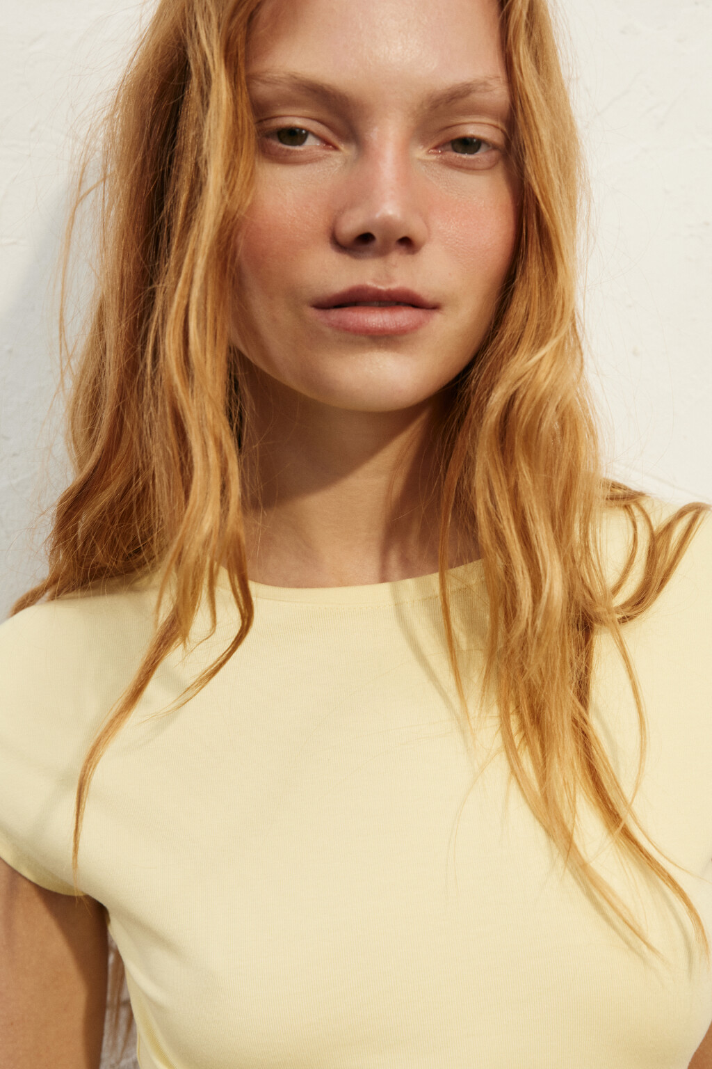 Футболка-топ облегающая вискозная с коротким рукавом - цвет желтый - 5